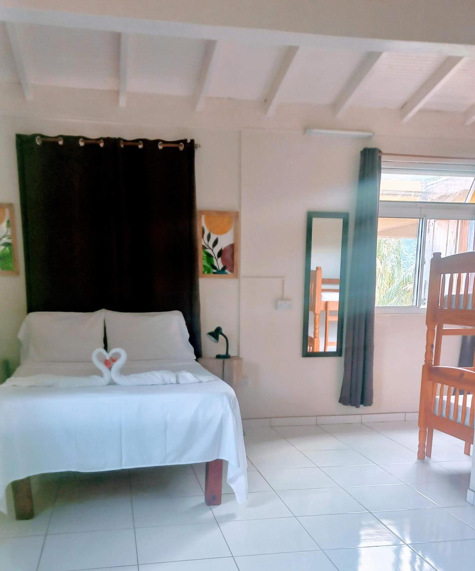 Serenity Lodges Dominica Marigot Exterior photo
