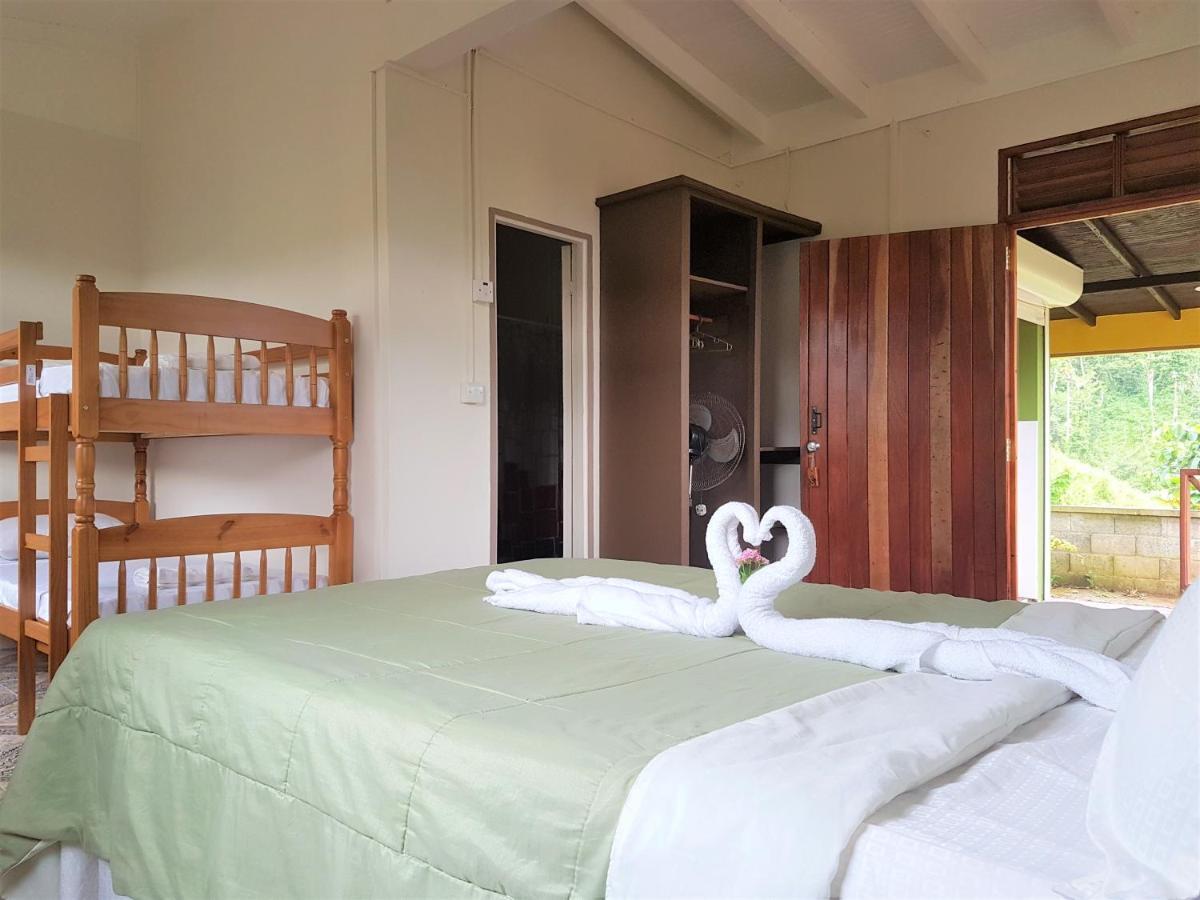 Serenity Lodges Dominica Marigot Exterior photo